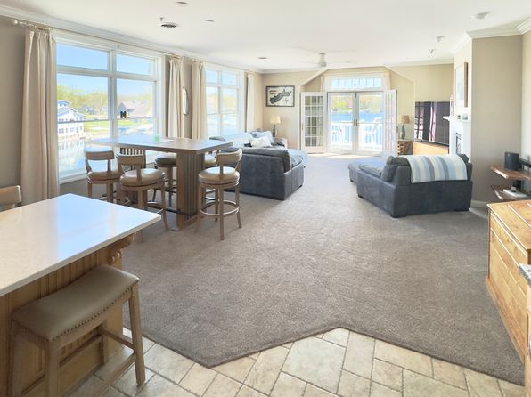 487 Park Dr Unit 301