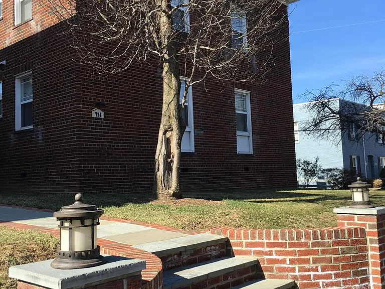 708 N Monroe Street — Photo 14