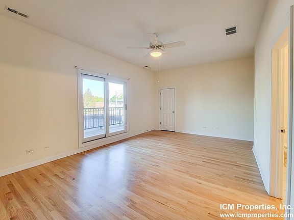 5th image of 1432 W Belmont Ave #4F