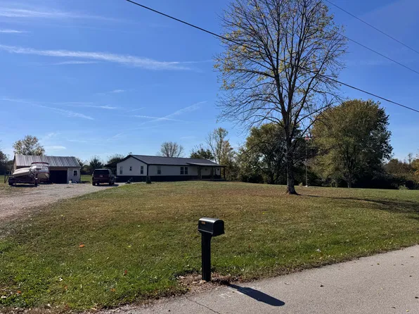 6755 E Olive Branch Rd, Pekin, IN 47165