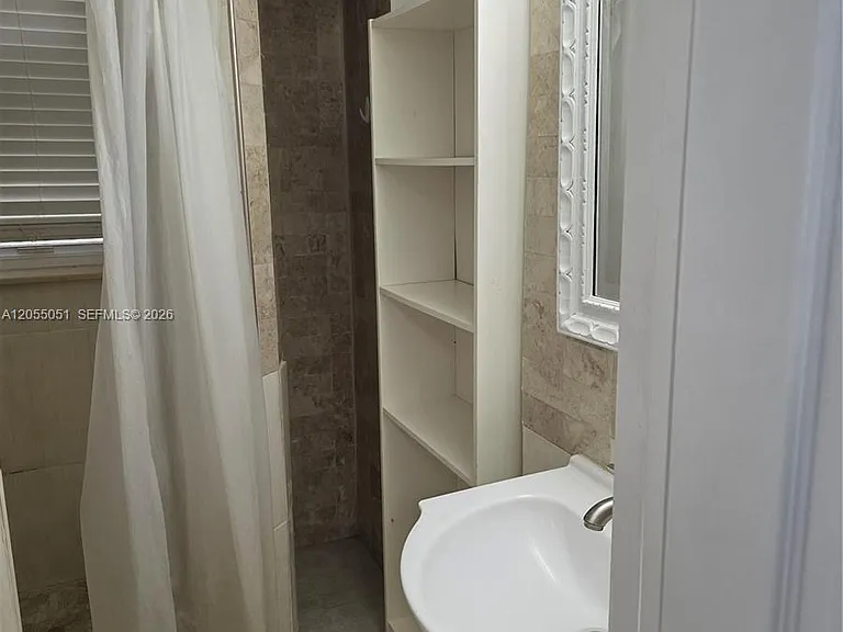 5712 Hollywood Blvd #1 — Photo 9