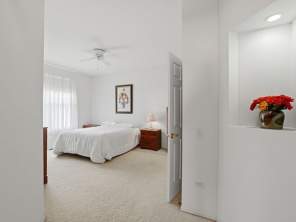 5th image of 12992 Applewood Dr