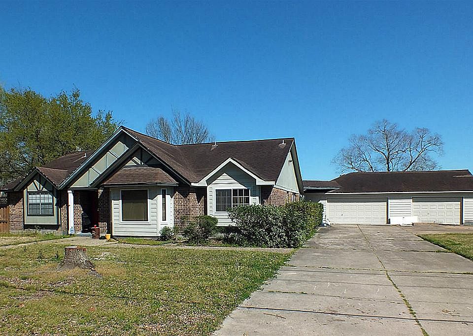 1st image of 2490 Calder Dr