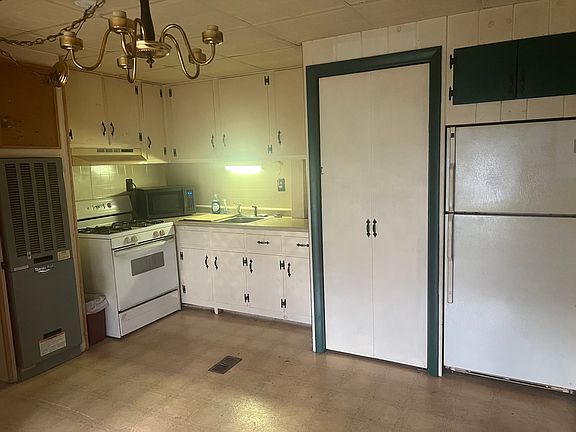 2nd image of 26 Lark Dr