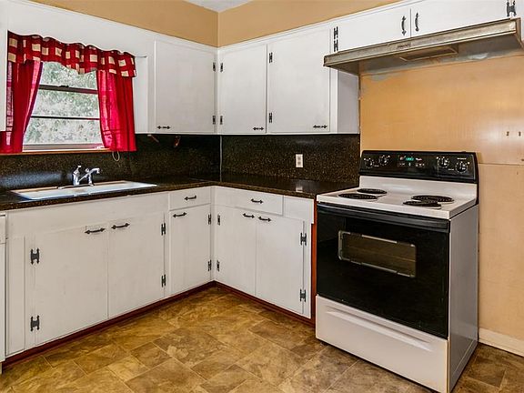2nd image of 1807 Austin Dr