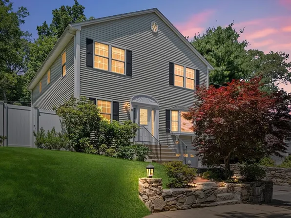 61 Upton Rd, Waltham, MA 02452