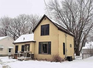 937 12th St NE, Mason City, IA 50401