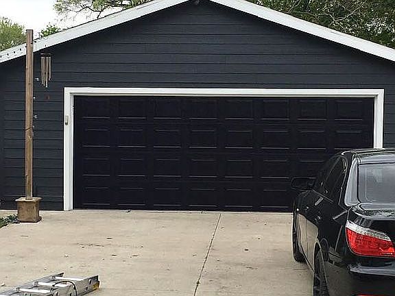 Huge Garage inside fence