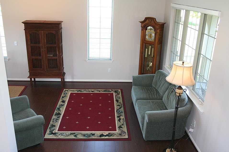 1st image of 5753 Versailles Ave