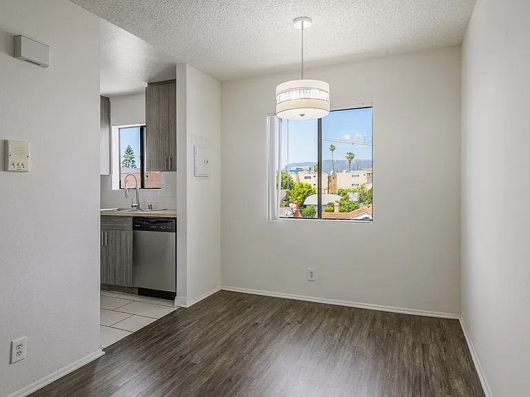 5533 Barton Ave — Photo 8