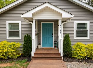 241 White Pine Dr, Fair Play, SC 29643