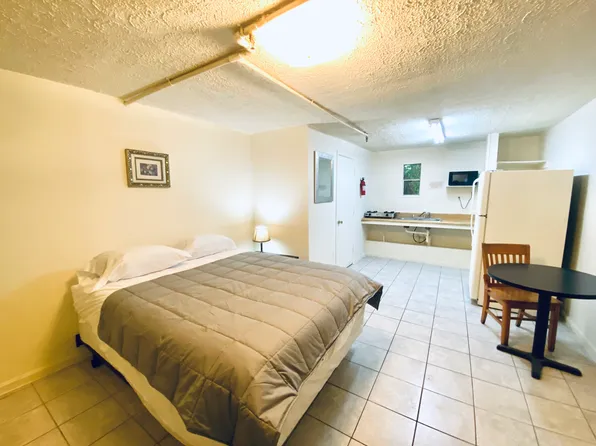 823 E 38th St, Savannah, GA 31401