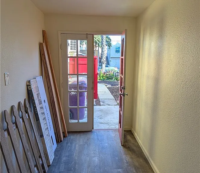 1528 E 9th St — Photo 12