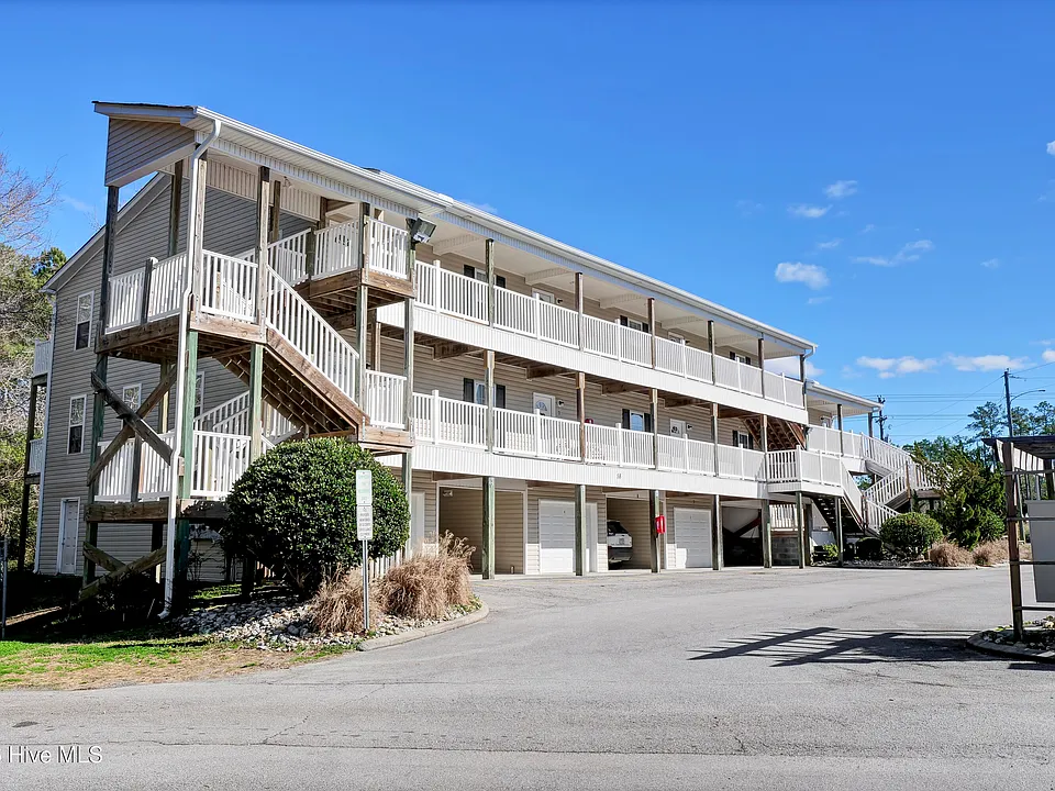 58 Manchester Ln #2