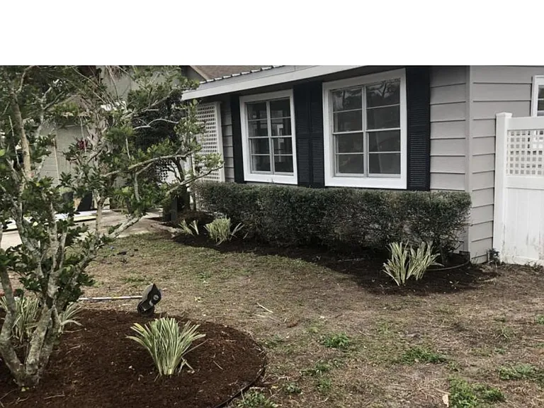 1122 E Oakwood St — Photo 1