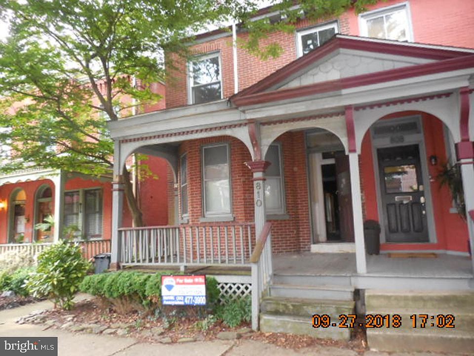 1st image of 810 N Van Buren St