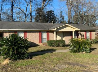 209 Mandalay Dr, Hattiesburg, MS 39402