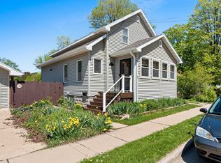 928 Bismarck Ave, Oshkosh, WI 54902