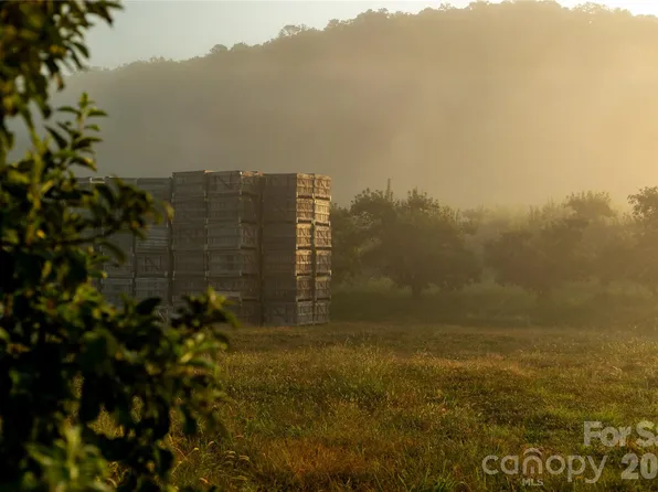 Old Clear Creek Rd, Hendersonville, NC 28792