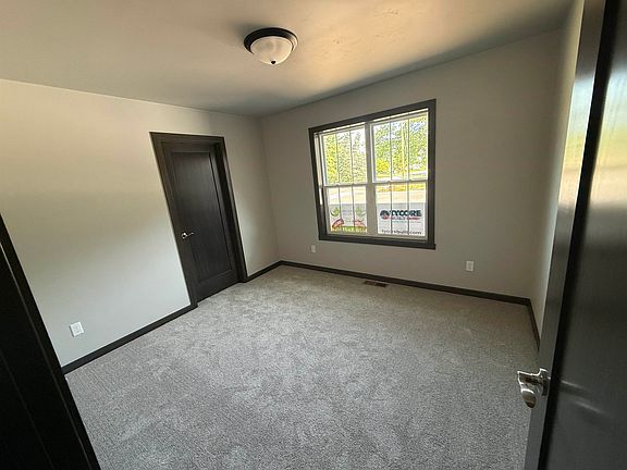 5th image of 1015 Constellation Way