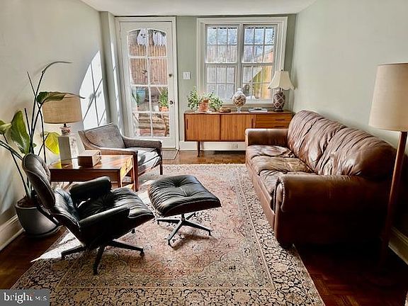 4th image of 2412 Delancey Pl