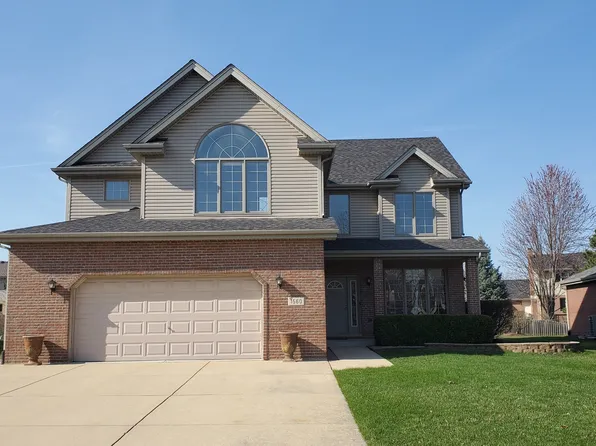 1560 Hillcrest Ln, Woodridge, IL 60517