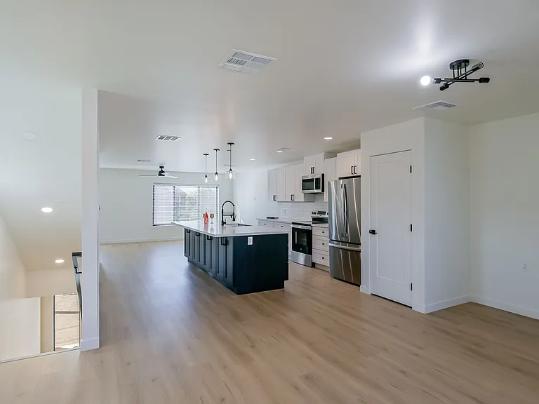 2502 E Paradise Ln #1 — Photo 5