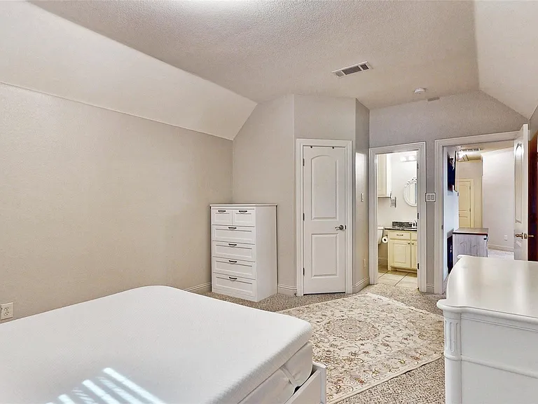 1641 Hidden Bluff Ct — Photo 31