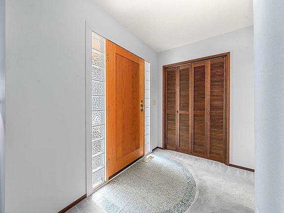 2nd image of 3833 Lynn Valley Rd