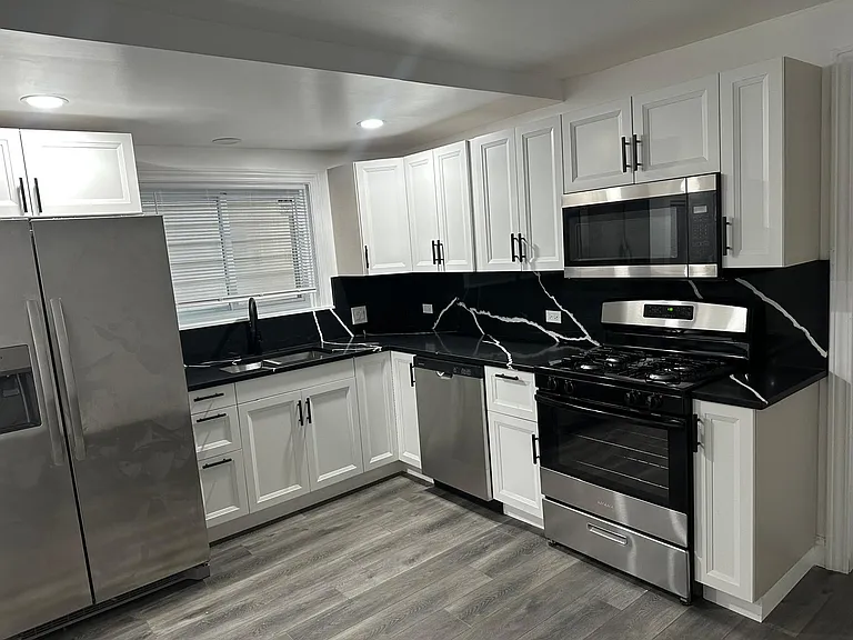 1704 S Clinton St #1 — Photo 3