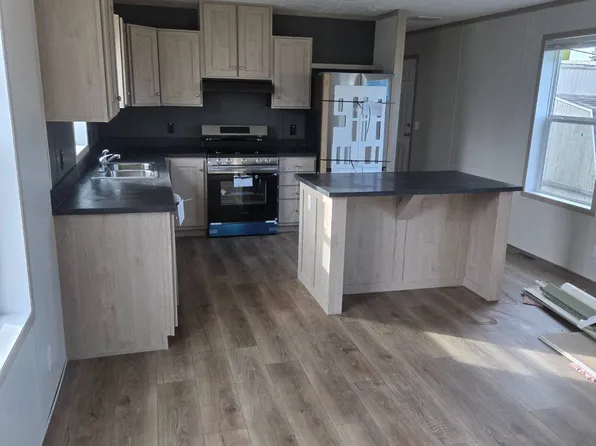 111 Townley Dr, Harbor Beach, MI 48441