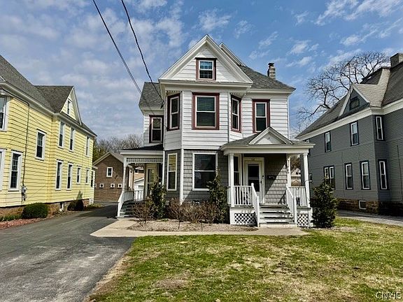 3rd image of 521 Main St