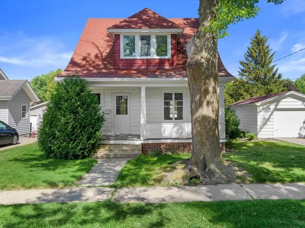250 N Henninger St, Mayville, WI 53050