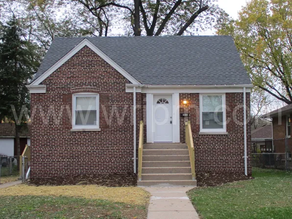 14240 Greenbay Ave, Burnham, IL 60633