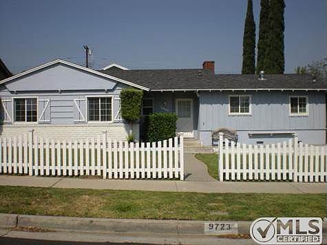 1st image of 9723 Woodley Ave