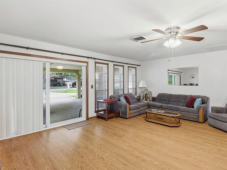 1335 Kathy Ave — Photo 24