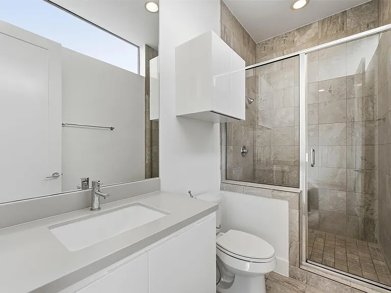 1155 W 17th St — Photo 15