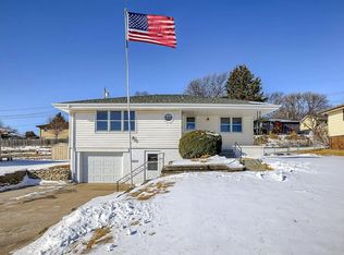3332 N 206th St, Elkhorn, NE 68022