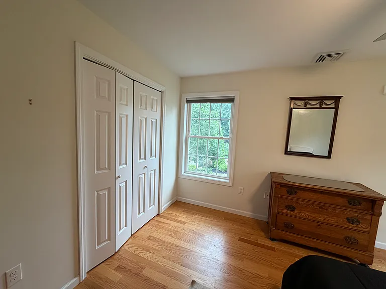 190 Avery Shrs — Photo 3