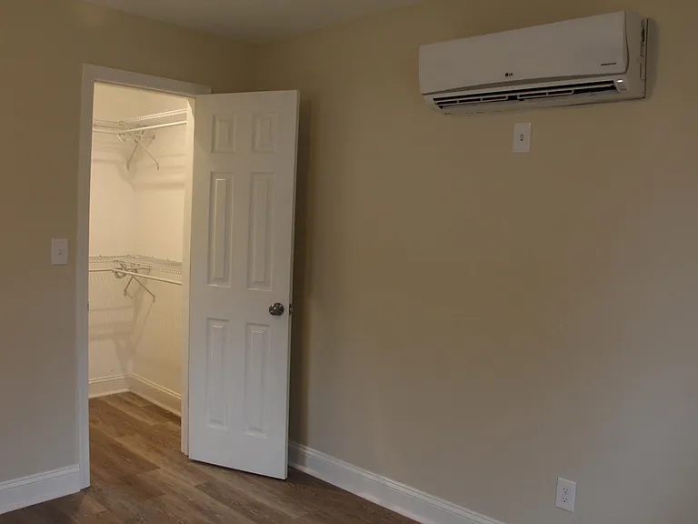 726 N Nelson St #4 — Photo 6