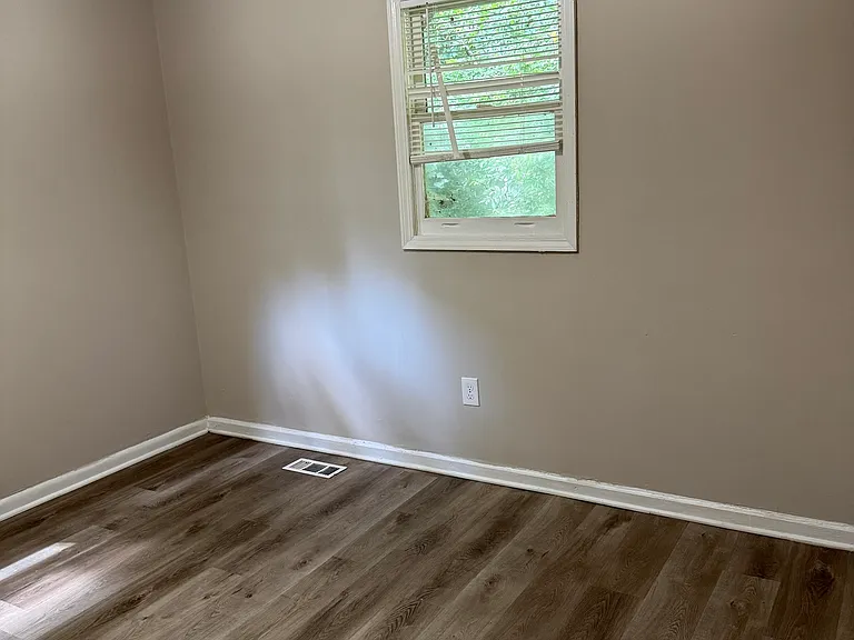 2219 Tiger Flowers Dr NW — Photo 2