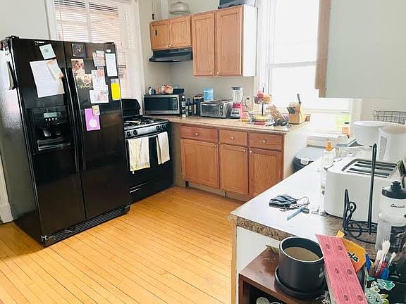 5th image of 640 W Oakdale Ave APT 3