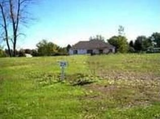 6120 S 40th St #LT28, Greenfield, WI 53221