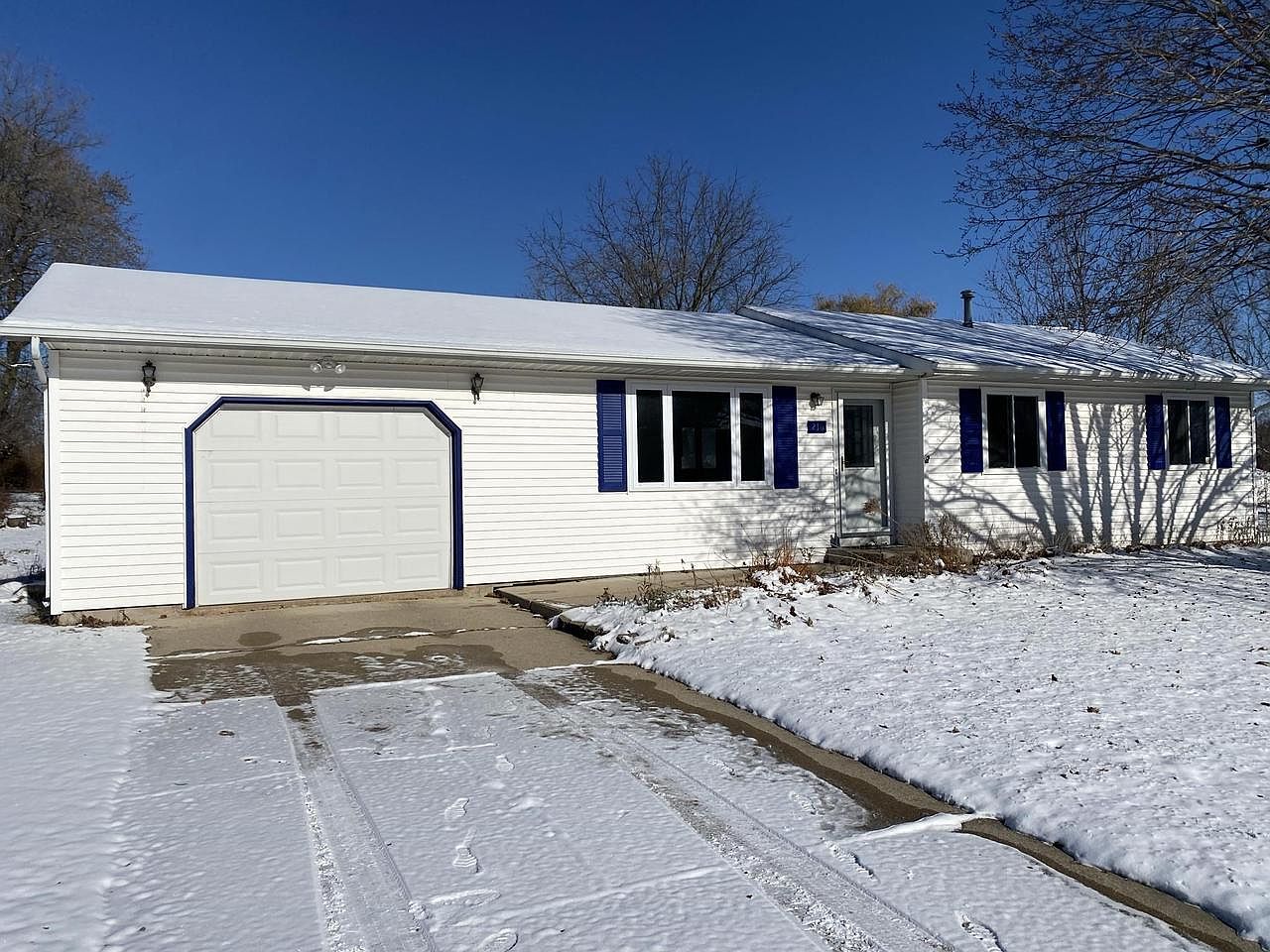 216 West Valley Street, Dodgeville, WI 53533 Zillow