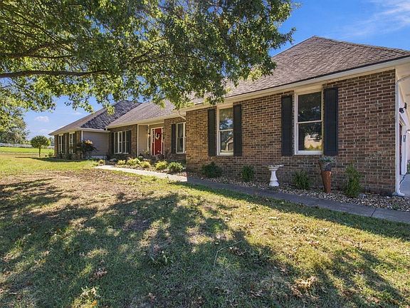 14th image of 5005 Dogwood Cir