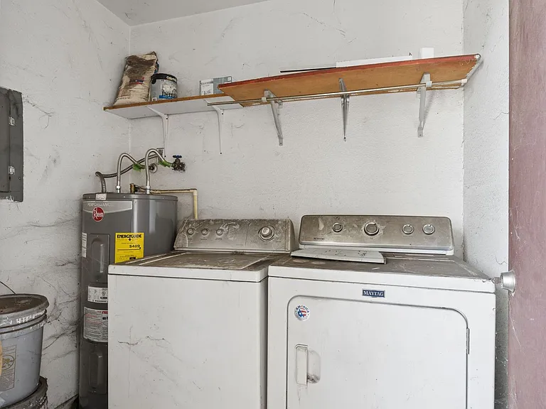 1927 E Hampton Ave #216 — Photo 22