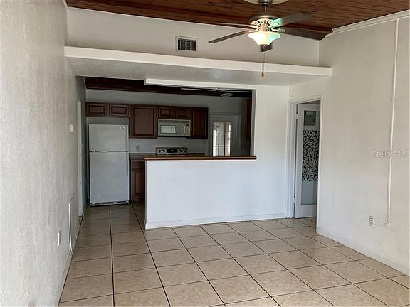 3rd image of 4926 W Stewart Ave