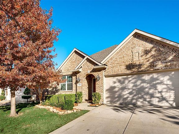 3rd image of 837 Lake Hollow Dr