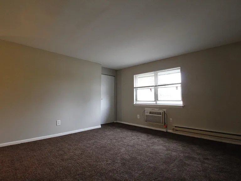 Oak Ridge Apartments — Photo 8