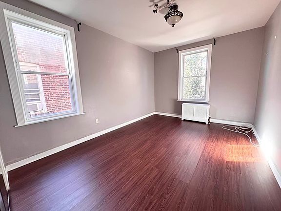5th image of 33-42 28th St